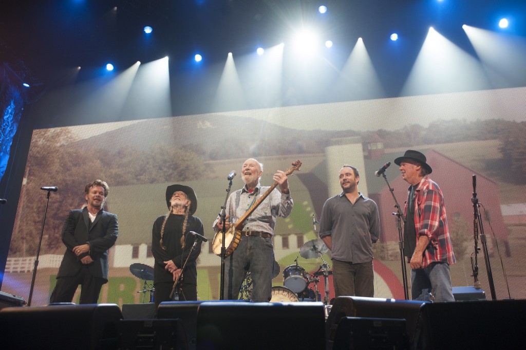 Pete Seeger, John Mellencamp, Willie Nelson, Dave Matthews, Neil Young at Farm Aid 2013